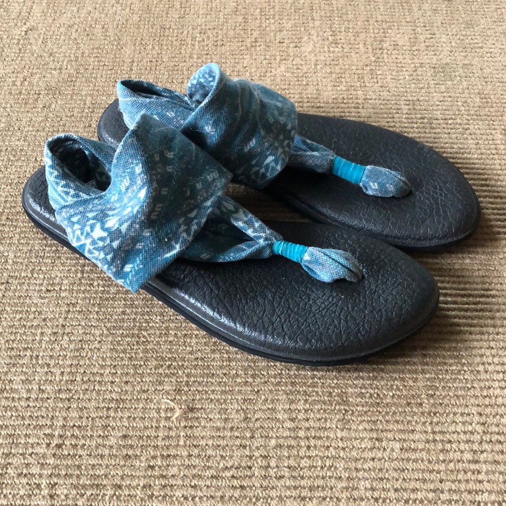 Women’s Sanuk Yoga sling sandals size 8 blue